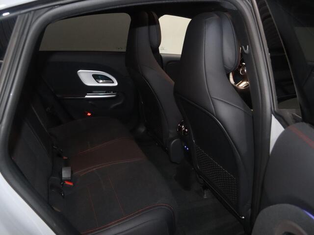 Mercedes-Benz CLA-KLASSE 250+ Launch Edition 85 kWh | Night | Panoramadak | Stoelverwarming | DISTRONIC | Achteruitrijcamera | Dodehoekassistent |