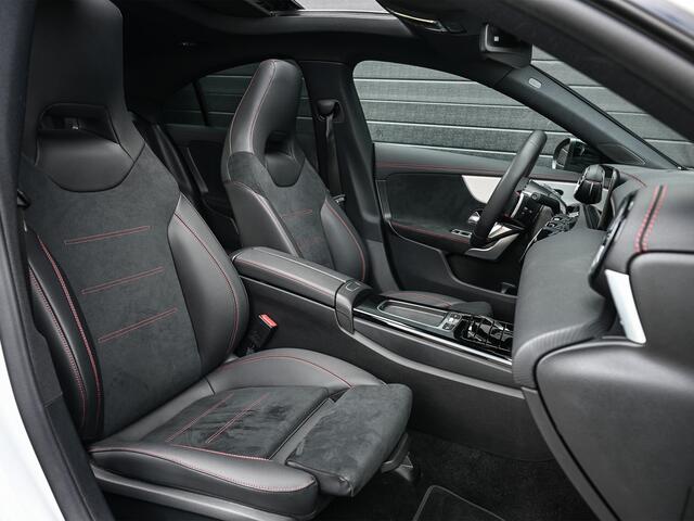 Mercedes-Benz CLA-KLASSE 250 e AMG Line | Panoramadak | Distronic | Night pack | Stoelverwarming | 360 camera | Keyless | Head-up | Ambiance interieur