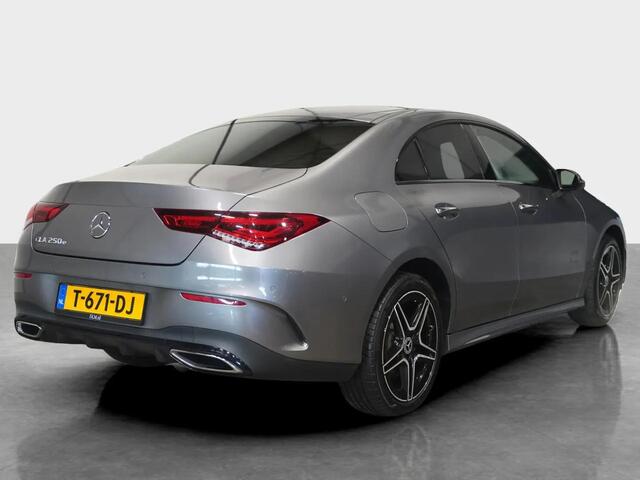 Mercedes-Benz CLA-KLASSE 250 e Business Solution AMG Limited | Nightpakket | Panoramadak | Sfeerverlichting | Advanced Sound System | Stoelverwarming | Multibeam LED