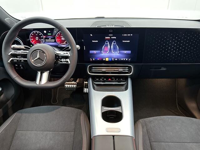 Mercedes-Benz CLA-KLASSE 200 Business Solution AMG | Parkeerpakket | Smartphone integratie | URBAN GUARD | Vast panoramadak | Sfeerverlichting | Gezichtsherkenning | Stoelverwarming |