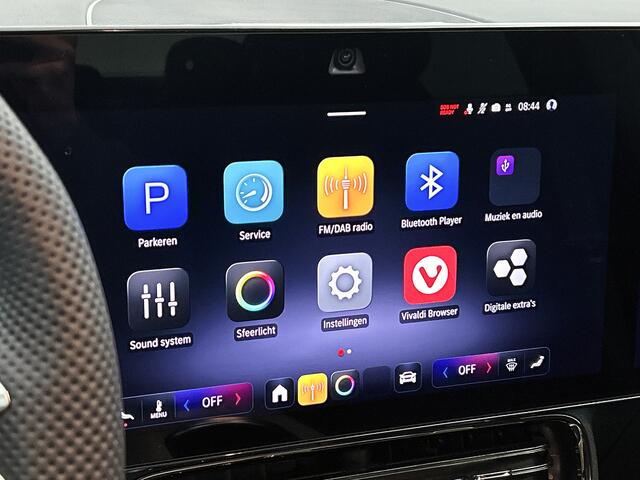 Mercedes-Benz CLA-KLASSE 180 Business Solution AMG | Premium pakket | Nightpakket | Trekhaak | Smartphone integratie | URBAN GUARD | Vast panoramadak | Gezichtsherkenning | Sfeerverlichting |