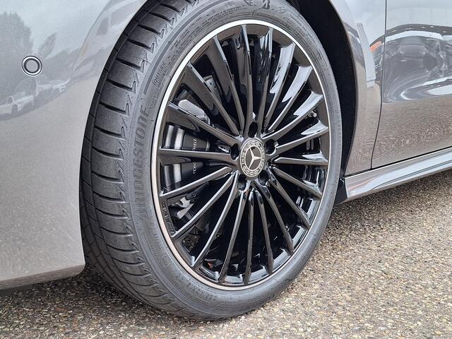 Mercedes-Benz CLA-KLASSE 200 AMG Line | Premium Pakket | Night Pakket | Winter Pakket | Panoramadak | Trekhaak | Burmester Surround Sound | MULTIBEAM LED Koplampen | Dodehoekassistent |