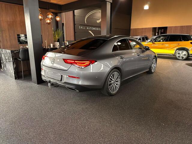 Mercedes-Benz CLA-KLASSE 180 Luxury Line stoelverwarming/Ambilight/Navi/Dealeronderhouden