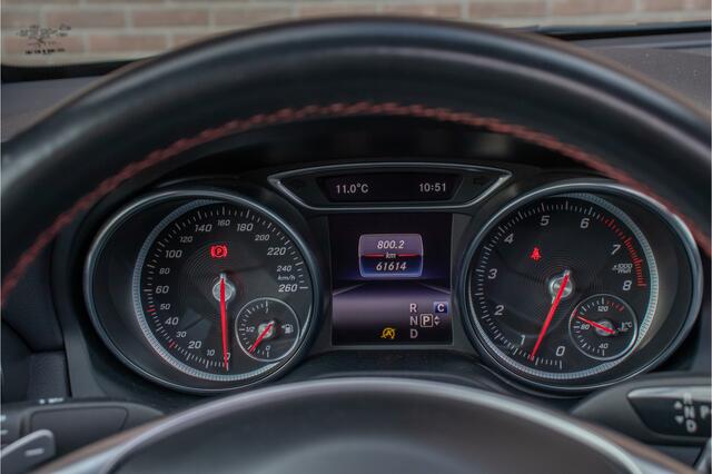 Mercedes-Benz CLA-KLASSE 180 Business Solution AMG, 61.000km NAP, Panoramadak, Carplay, Stoelverwarming, Camera, Half leder, Park Assist.