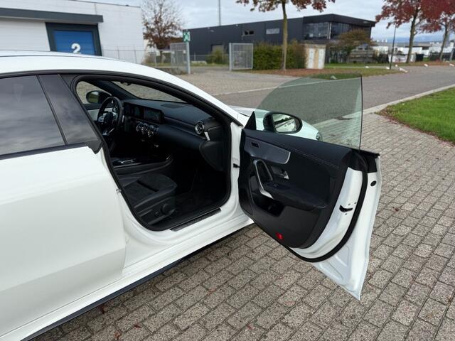 Mercedes-Benz CLA-KLASSE e AMG HUD Distronic Night Pakket