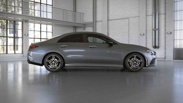 Mercedes-Benz CLA-KLASSE 180 AMG Line | Night | Panoramadak | Lederen bekleding | Widescreen | Sfeerverlichting | Stoelverwarming |