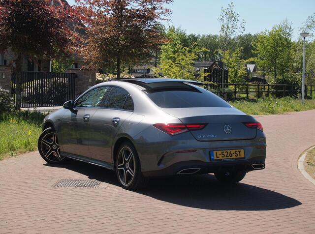 Mercedes-Benz CLA-KLASSE 250 e Business Solution AMG Limited | Panoramadak | Camera | Sfeerverlichting | Apple Carplay |