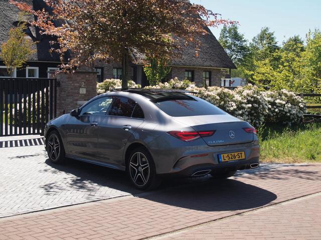 Mercedes-Benz CLA-KLASSE 250 e Business Solution AMG Limited | Panoramadak | Camera | Sfeerverlichting | Apple Carplay |