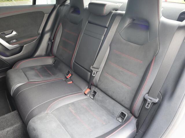 Mercedes-Benz CLA-KLASSE 180 Business Solution AMG