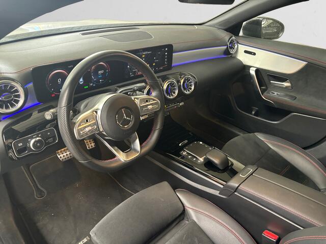 Mercedes-Benz CLA-KLASSE 250 e AMG 233pk Aut- Panoramadak, Sfeerverlichting, Burmester Audio, Stoelverwarming
