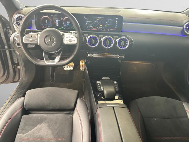 Mercedes-Benz CLA-KLASSE 250 e AMG 233pk Aut- Panoramadak, Sfeerverlichting, Burmester Audio, Stoelverwarming