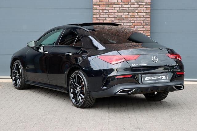 Mercedes-Benz CLA-KLASSE 250 e AMG Line Premium+ | Panoramadak | Distronic+ | Memory | HUD | Trekhaak | Keyless Go | Surround Camera | Sfeerverlichting | Multibeam LED |