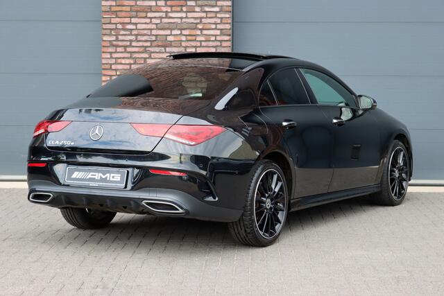 Mercedes-Benz CLA-KLASSE 250 e AMG Line Premium+ | Panoramadak | Distronic+ | Memory | HUD | Trekhaak | Keyless Go | Surround Camera | Sfeerverlichting | Multibeam LED |