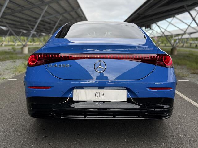 Mercedes-Benz CLA-KLASSE 250+ Launch Edition 85.5 kWh | Night | Panoramadak | Trekhaak | Stoelverwarming | DISTRONIC | Achteruitrijcamera | Dodehoekassistent |