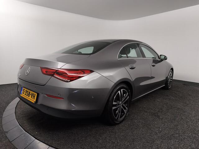 Mercedes-Benz CLA-KLASSE 180 Business Line | Stoelverwarming | Achteruitrijcamera | Parkeersensoren rondom | All-Season banden |