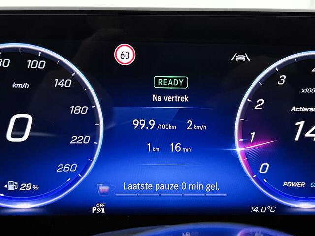 Mercedes-Benz CLA-KLASSE 180 Business Solution | Nightpakket | Parkeerpakket | Smartphone integratie | Adaptieve cruisecontrol | Vast panoramadak | URBAN GUARD | Sierelementen kunststof antraciet |