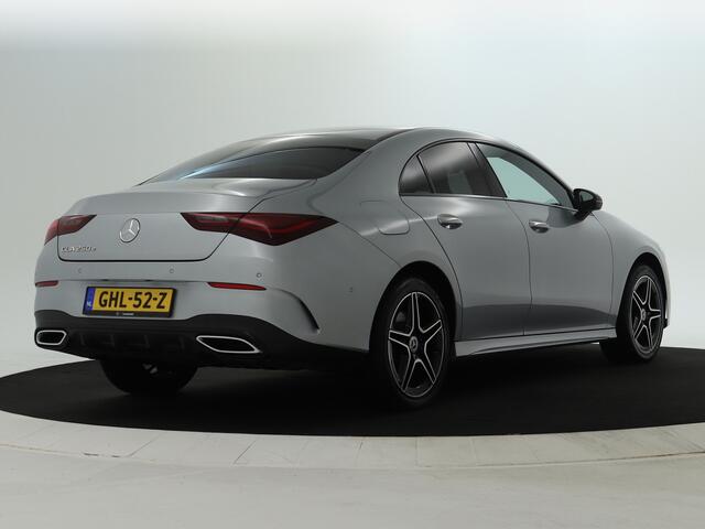 Mercedes-Benz CLA-KLASSE 250 e AMG Nightpakket | Dode Hoek Ass | Keyless Go | CarPlay | Sfeerverlichting | Stoelverwarming | Inclusief 24 maanden Mercedes-Benz Certified garantie voor Europa.