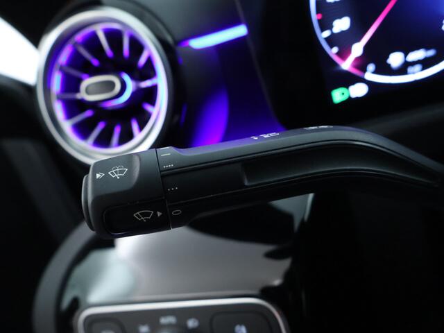 Mercedes-Benz CLA-KLASSE 250 e AMG Nightpakket | Dode Hoek Ass | Keyless Go | CarPlay | Sfeerverlichting | Stoelverwarming | Inclusief 24 maanden Mercedes-Benz Certified garantie voor Europa.