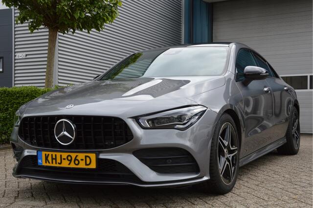 Mercedes-Benz CLA-KLASSE 180 AMG-LINE | PANORAMADAK | SFEERVERLICHTING | KEYLESS-GO | CAMERA | KEYLESS-GO | NIGHT-PAKKET | ENZ