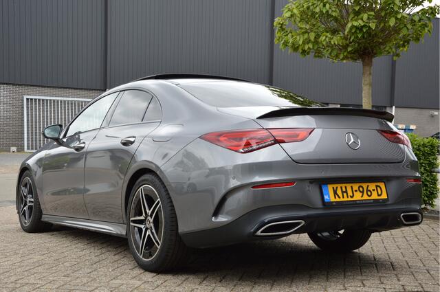 Mercedes-Benz CLA-KLASSE 180 AMG-LINE | PANORAMADAK | SFEERVERLICHTING | KEYLESS-GO | CAMERA | KEYLESS-GO | NIGHT-PAKKET | ENZ
