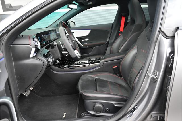 Mercedes-Benz CLA-KLASSE AMG 45 S 4MATIC+ 422 PK / PANO / NIGHT / MAGNO / PERFORMANCE UITLAAT / AMG DRIVERS PACKAGE