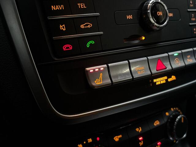 Mercedes-Benz CLA-KLASSE 180 Sport Automaat (GROOT NAVI, ZWART HEMEL, LEDER, STOELVERWARMING, ADAPTIVE CRUISE, SPORTSTOELEN, KEYLESS START, NIEUWE APK, NIEUWSTAAT)