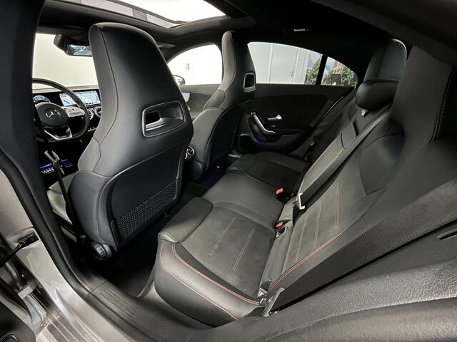 Mercedes-Benz CLA-KLASSE 180 Business Solution AMG | Pano | Stoelverwarming | Camera |