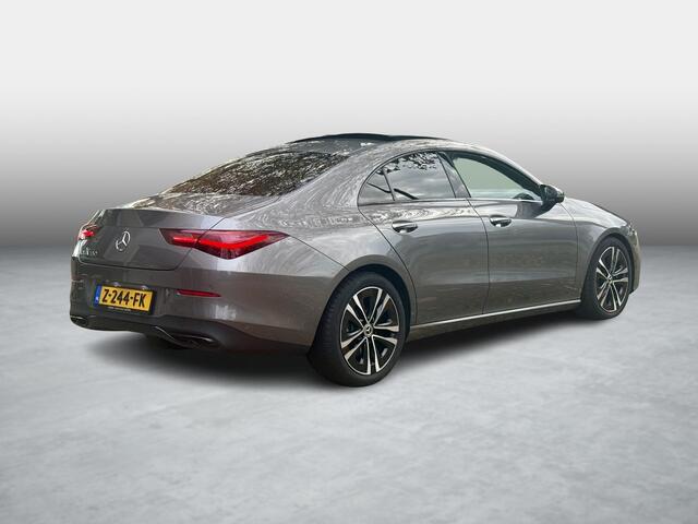 Mercedes-Benz CLA-KLASSE 180 | Panoramadak | Nightpakket | Keyless Entry