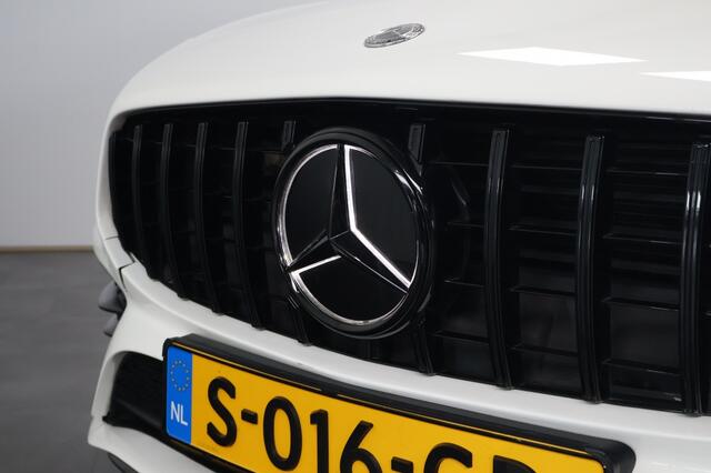 Mercedes-Benz CLA-KLASSE 180 AMG Edition 1 | Panorama | Sfeerverlichting | Stoelverwarmin