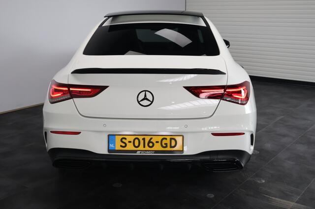 Mercedes-Benz CLA-KLASSE 180 AMG Edition 1 | Panorama | Sfeerverlichting | Stoelverwarmin