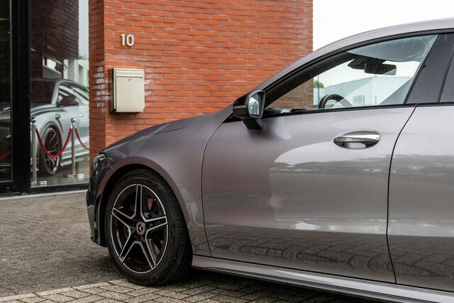 Mercedes-Benz CLA-KLASSE 200 AMG Line Multibeam Sfeerverlicht. Orig NL Auto