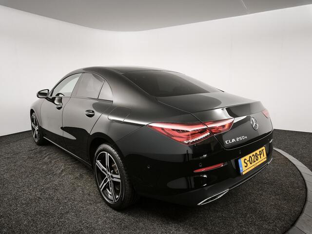 Mercedes-Benz CLA-KLASSE 250 e Luxury Line | Navigatie | Camera | Stoelverwarming |