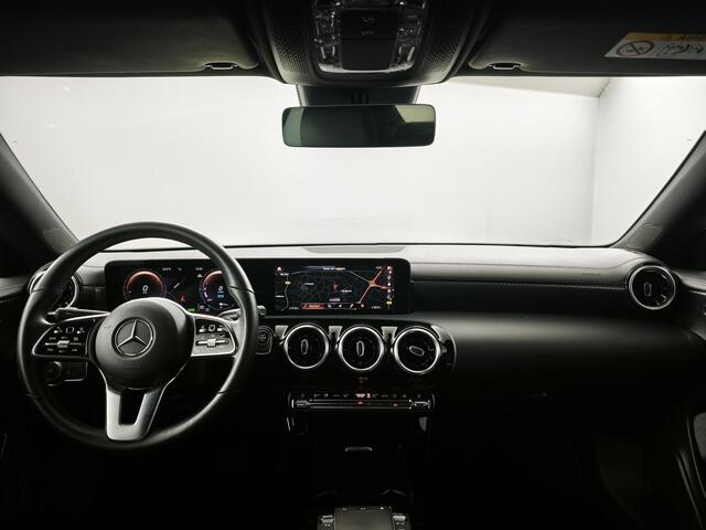 Mercedes-Benz CLA-KLASSE 250 e Luxury Line | Navigatie | Camera | Stoelverwarming |