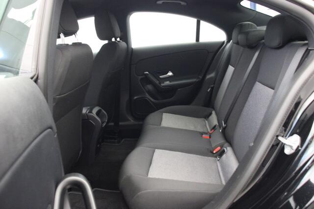 Mercedes-Benz CLA-KLASSE 180 Business Solution Automaat - Digitaal Cockpit, Camera, Stoelverw.