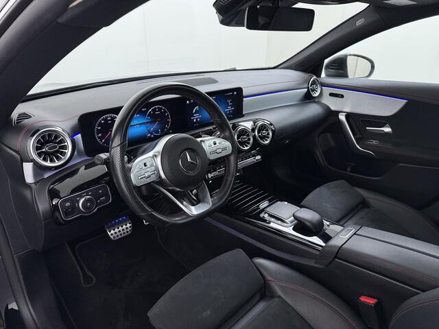 Mercedes-Benz CLA-KLASSE 180 Automaat AMG Business Solution Panoramadak Camera Widescreen cockpit Apple Carplay Android Auto Navi Pdc Cruise Control Stoelverwarming Privacy Glas Lmv Led DAB Licht en zichtpakket Premium pakket Dealeronderhouden 1e Eigenaar Origineel Nederlandse Au