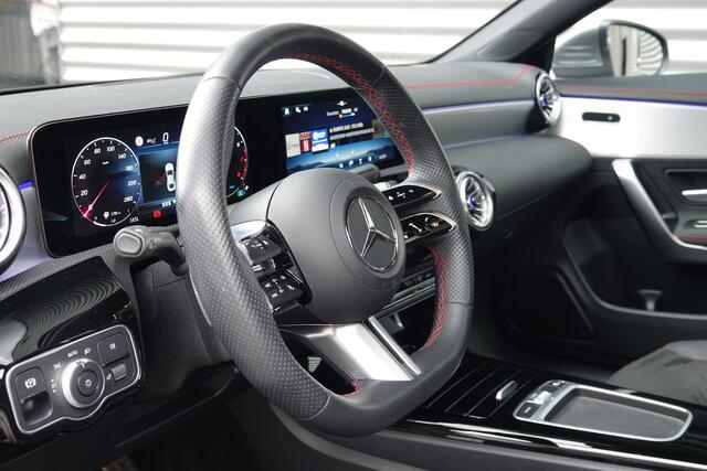 Mercedes-Benz CLA-KLASSE 180 Star Edition AMG | Pano | Trekhaak | Distronic | Camera | Sfeer |
