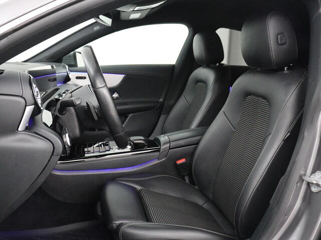 Mercedes-Benz CLA-KLASSE 180 Business Solution Progressive | Stoelverwarming | Carplay | Sfeerverlichting | Half leder | Camera | Navigatie | Widescreen | Full LED | Park Assist | DAB | 18'' velgen | Cruise control