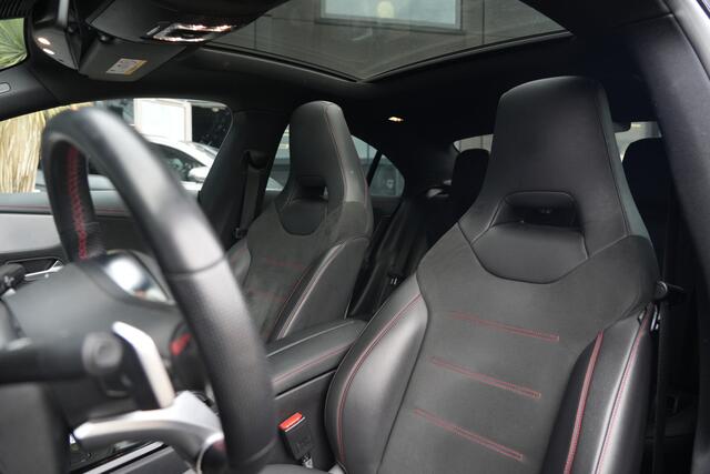Mercedes-Benz CLA-KLASSE 200 Business Solution AMG 164pk Panoramdak/Stoelverwarming/Camera