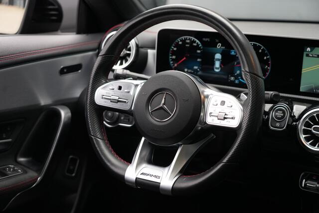 Mercedes-Benz CLA-KLASSE 200 Business Solution AMG 164pk Panoramdak/Stoelverwarming/Camera