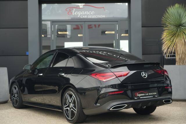 Mercedes-Benz CLA-KLASSE 200 Business Solution AMG 164pk Panoramdak/Stoelverwarming/Camera