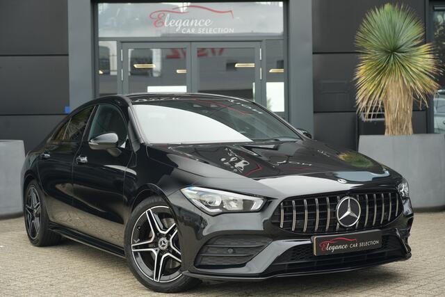 Mercedes-Benz CLA-KLASSE 200 Business Solution AMG 164pk Panoramdak/Stoelverwarming/Camera
