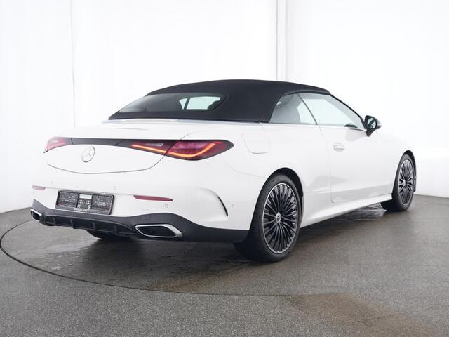 Mercedes-Benz CLE Cabriolet 200 AMG Line Trekhaak | AMG Line Night Pakket | Memory Voorstoelen | Aircap | Airscarf | Stoel en Stuur verwarming. Inclusief 24 maanden MB Certified garantie voor Europa.