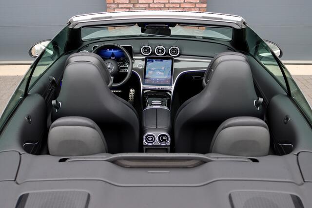 Mercedes-Benz CLE Cabriolet 200 AMG Line | Memory | Distronic | Airscarf | Verwarmd Stuurwiel | Camera | Keyless Go | Dodehoekassistent | Stoelverwarming | Nightpakket |