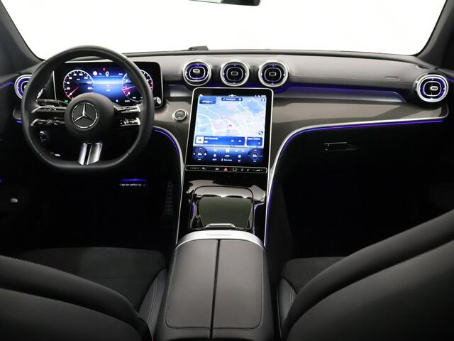 Mercedes-Benz CLE Coupé 200 AMG Line | Panoramadak | Night | Memory | Burmester | Rode gordels | 19 inch AMG multispaaks | Headup |