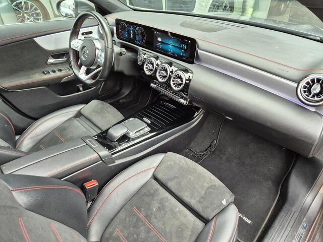 Mercedes-Benz Cla Shooting Brake 180 Business Solution AMG | Pano | DAB | Camera