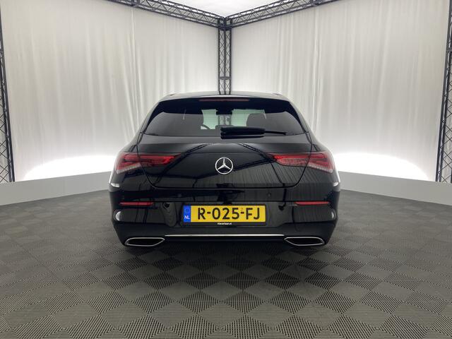 Mercedes-Benz Cla Shooting Brake 180 Business Solution Luxury Automaat | Pano-Dak | Apple CarPlay | Leder | Dodehoek Det. | DAB |