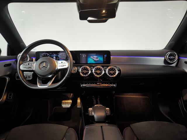 Mercedes-Benz Cla Shooting Brake 180 Business Solution AMG | Camera | Elektr achterklep | Trekhaak | LED koplampen |