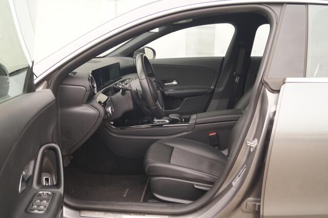 Mercedes-Benz Cla Shooting Brake 180 Business Solution -NAVI-ECC-