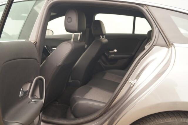 Mercedes-Benz Cla Shooting Brake 180 Business Solution -NAVI-ECC-