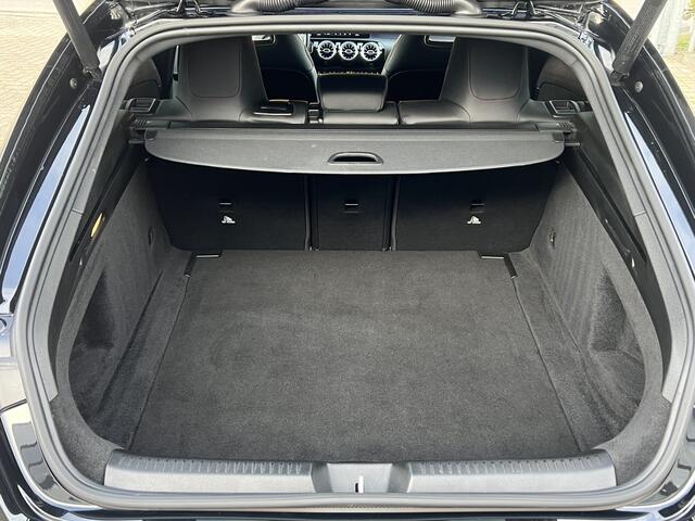 Mercedes-Benz Cla Shooting Brake 220 Automaat 190 pk AMG Line Navigatie Trekhaak Carplay Widescreen Sportstoelen Camera Sfeerverlichting Sportstuur Extra Getint Glas NL Auto